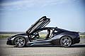 La BMW i8, che arriver sul mercato nel 2014, combina le dinamiche di una vettura sportiva ad alte prestazioni con il consumo di carburante e le emissioni di CO2 di una citycar.