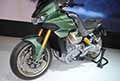 bike Moto Guzzi V100 Mandello sport tourer ispirazione alla Bmw presentato all'Eicma 2021