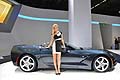 Corvette Stingray Convertible ragazza in possa al Francoforte Motor Show 2013