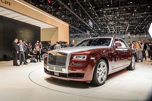 Bentley - Per la Rolls-Royce, il parterre di Ginevra  loccasione per svelare in anteprima mondiale la Ghost Serie II, che si presenta con una lieve restyling della carrozzeria ed uninteressante offerta tecnologica.