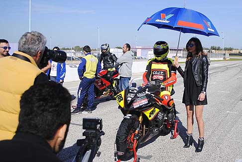 Trofeo Inverno - De Giosa Roberto moto Yamaha e ragazza ombrellino, al Trofeo Inverno 2015 presso lAutodromo del Levante