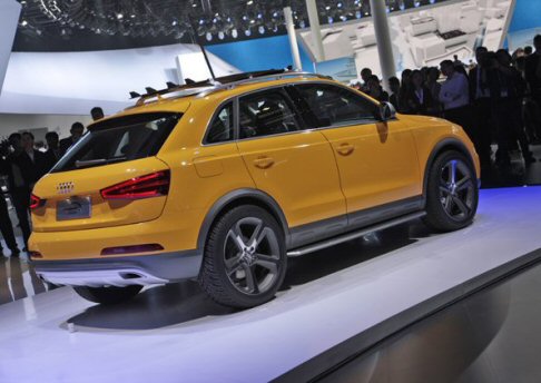 Audi - Linedita Q3 Jinlong Yufeng utilizza il motore benzina 5 cilindri 2.5 TFSI da 310 Cv che le consente di accelerare da 0 a 100 km/h in 5,5 secondi e raggiungere una velocit di 250 km/h.