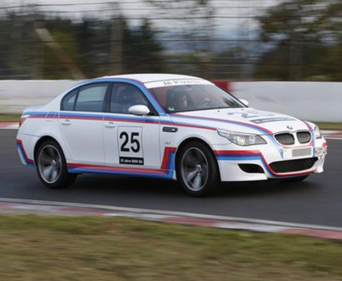 BMW M5 CSL