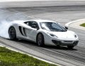 Il costruttore di Woking promette ancora pi dinamismo per la sportiva del brand Mclaren MP4-12C 2013, che grazie alla rimappatura della centralina elettronica spinge il potentissimo V8 biturbo M838T da 600 a ben 625 CV.