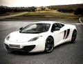 L'aggiornamento software sar offerto gratuitamente ai possessori delle MP4-12C gi consegnate e sar di serie sulle nuove vetture 2013, sulle quali saranno introdotte ulteriori personalizzazioni per carrozzeria, pellami interni e cerchi di lega.