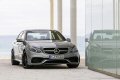 Con uno scatto da 0 a 100 km/h in 3,6 secondi, la E 63 AMG modello S occupa una posizione di leader. Oltre all'aumento della potenza svolge un ruolo importante anche la trazione integrale 4MATIC AMG.