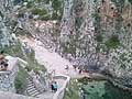 Doppio percorso con le scale per raggiungere il mare al Ponte Ciolo a pochi km da Santa Maria di Leuca (Le). Raggiungibile dal litorale con una comoda scalinata ho dall'entroterra con un itinerario da trekking