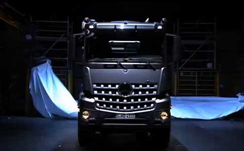 Mercedes-Benz - Anteprima mondiale Trucks Mercedes-Benz Acros anteriore presentato a Monaco - Germany