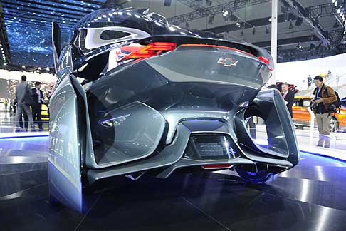 Chevrolet - Chevrolet FNR retrotreno prototipo futuristico al Salone di Shangai 2015