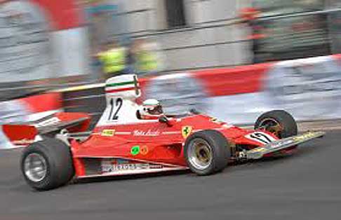 Monaco corse - Monoposto Ferrari n.12 in gara per al Grand Prix Historique del principato di Monaco 2012 - by Automania