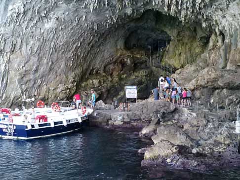 Santa Maria di Leuca - Grotta di Zinzulusa e barca per visitare le grotte Azzurra e Palombara