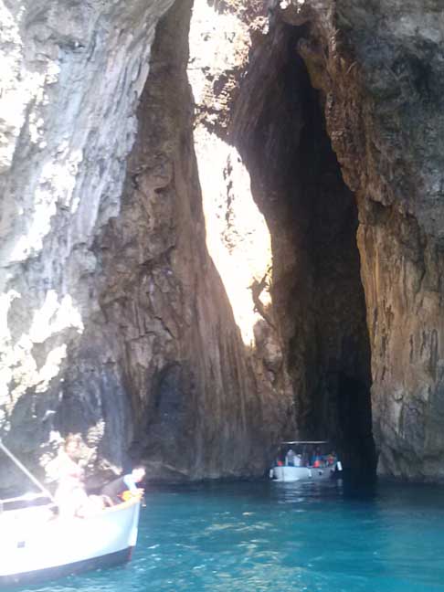 Santa Maria di Leucael Salento - Visita alle grotte in barca a S.Maria di Leuca