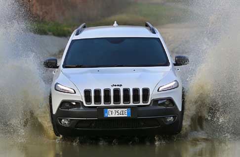 Jeep - Jeep Cherokee Trailhawk off-road con equipaggiamento completo di tutti gli accessori disponibili a listino