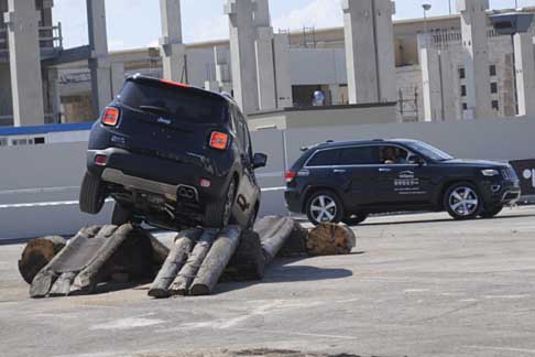 Jeep - Jeep Renegade baby suv testdrive ad ostacoli alla 78^ Fiera del Levante di Bari