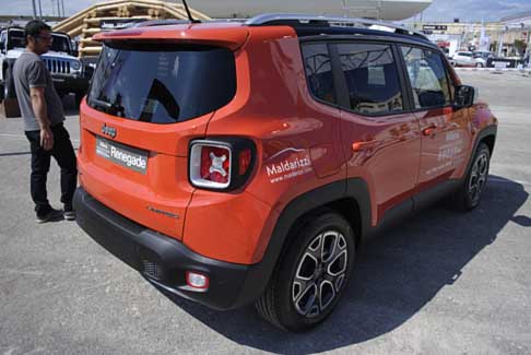 Jeep - Jeep Renegade retrotreno esposta alla Fiera del Levante 2014