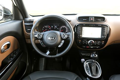 Kia Motors - Kia allarga la gamma della Soul con la versione Eco-GPL+. Interni vettura