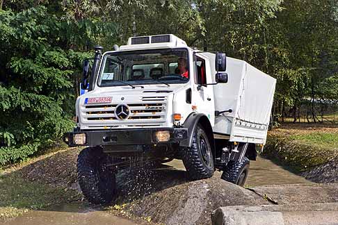 Daimler - Mercedes-Benz Unimog