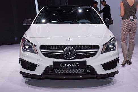 Mercedes-Benz - Mercedes CLA 45 AMG calandra anteriore al NY Auto Show 2013