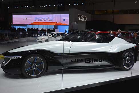 Nissan - Nissan BladeGlider Concept elettrica Zero Emission