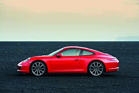 Porsche - Porsche 911 Carrera red laterale