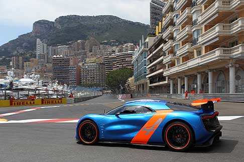 Renault - Renault Alpine A110-50 concept che affronta la curva in uscita dal tunel nel Monaco Gran Prix di Formula 1