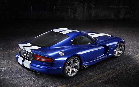 SRT - SRT Viper GTS Launch Edition retro vettura con motore V10 aspirato di 8.4 litri di cilindrata, con 649 CV