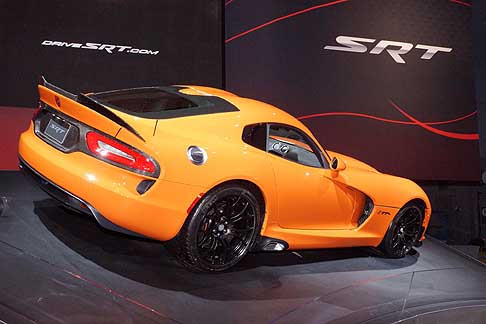 SRT - SRT Viper TA il colore  un nuovo arancione metallizzato esclusivo per questa edizione Time Attak