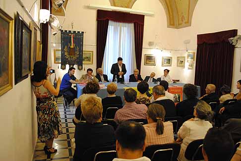 Ferrari - Sala delle Cerimonie e presentazione del Sindaco di Castellana Grotte Francesco Tricase