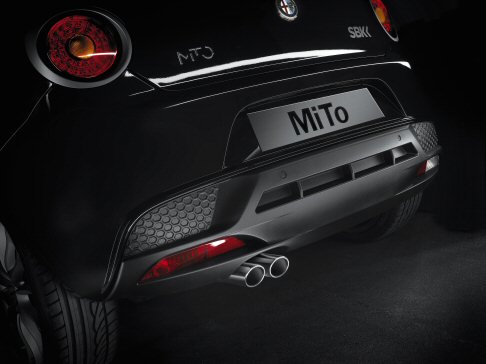 Alfa Romeo - La MiTo Serie Speciale SBK esposta a Parigi adotta il motore Turbo TwinAir da 85 CV, il rivoluzionario propulsore che impiega la tecnologia MultiAir.