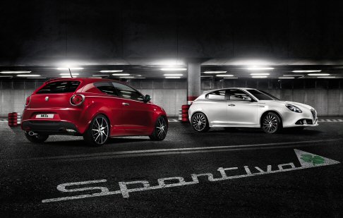 Alfa Romeo - Disponibile sugli allestimenti Progression, Distinctive ed Exclusive, il pack Collezione propone calotte degli specchi e maniglie delle portiere con trattamento cromo lucido, cerchi in lega da 17 pollici dal nuovo disegno.