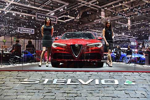 Alfa Romeo - Alfa Romeo Stelvio Quadrifoglio Verde il primo Suv del marchio italiano esprime il DNA sportivo in una Sport Utility, offrendo un'esperienza di guida entusiasmante e confortevole