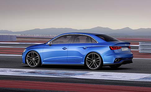 Audi - Stilisticamente la vettura si fa notare per la livrea Blu Magnetic, che ne enfatizza ulteriormente tutto il carattere. 