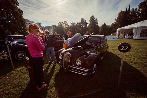 Concorso di eleganza - Auto storiche esposte a al Concorso dEleganza di San Pietroburgo