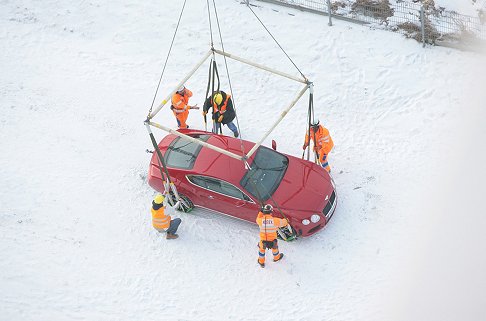 Bentley - Bentley Continental V8 makes flying debut in Munich