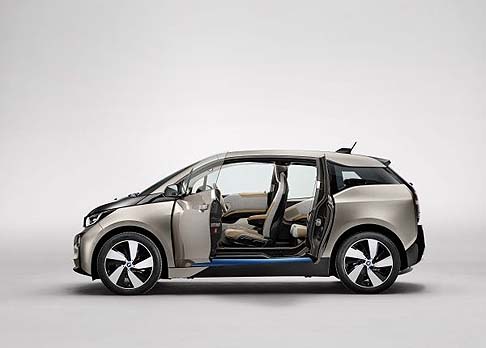 BMW - La BMW i3 si basa su unarchitettura automobilistica nuova, definita LifeDrive.