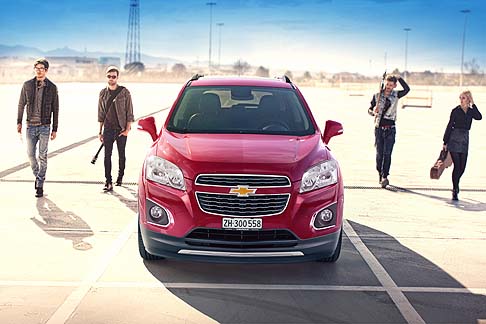 Chevrolet - Trax  un SUV compatto moderno, estremamente versatile ed efficiente in termini di consumi, che offre la maneggevolezza di unauto e la trazione integrale, sono le parole di Susan Docherty, Presidente e AD di Chevrolet e Cadillac Europe.