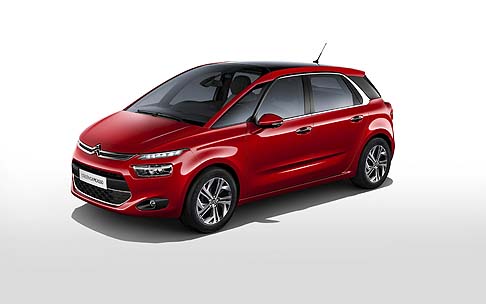 Citroen - Alle nuove proporzioni la nuova Citroen Grand C4 Picasso abbina uno stile deciso. Il profilo laterale, ad esempio, si presenta con archi del tetto che partono alla base del parabrezza, valorizzando lo spazio a bordo.