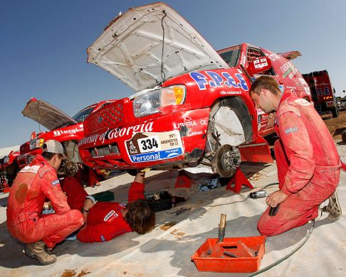 Dakar 2011 - Nissan Pathfinder preparativi per la 7^ tappa della Dakar 2011 - photo credit DPPI