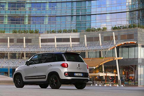 Fiat - Inoltre, la nuova gamma 2014 di Fiat 500L propone nuovi colori, rivestimenti interni e inediti optional.