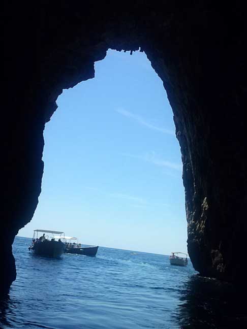 Santa Maria di Leucael Salento - Grotta sulla costa adriatica a S.Maria di Leuca