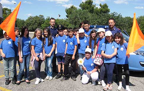 Gli Eco viaggi di GulliCAR - GulliCAR classe 5b Aldo Moro di Acquaviva delle Fonti vincitrice del premio 2012