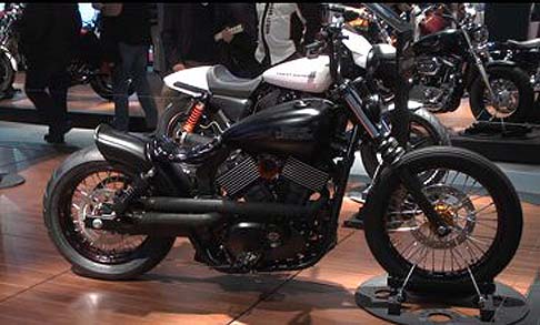 Harley-Davidson - Le motociclette CVO Harley-Davidson offrono alti livelli di personalizzazione attraverso l'uso di componenti esclusivi e di trattamenti di verniciatura abbinati a diversi articoli della linea di accessori del marchio.