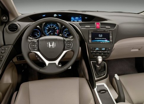 Honda - Disponibile in Europa solo nella versione 5 porte, la nuova Honda Civic ha esordito nel recente Salone di Francoforte, mentre il lancio commerciale  previsto dallinizio del 2012.