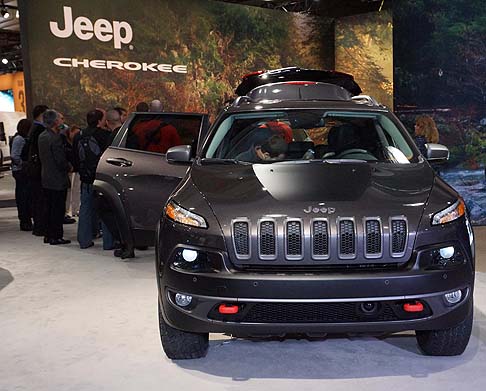 Jeep -  Anteprima mondiale dedicata al Salone Internazionale di New York, la nuova Jeep Cherokee introduce nuovi standard di riferimento nel suo segmento. 