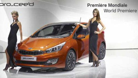 Kia - La pro_ceed a tre porte segue la berlina, presentata a Ginevra, e la Sportswagon, appena commercializzata.