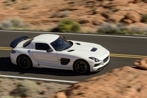 Mercedes-Benz - Il lancio sul mercato della nuova SLS AMG Coup Black Series  previsto per giugno 2013. 