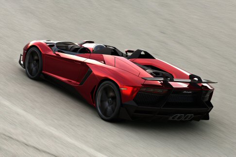 Lamborghini - Realizzata sulla piattaforma della Lamborghini Aventador, la sportiva adotta nella denominazione la lettera J, che fa riferimento alla regolamentazione della Federazione Internazionale Sport Automobilistico (FIA). 