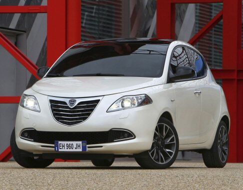 Lancia - lancia ypsilon vista anteriore