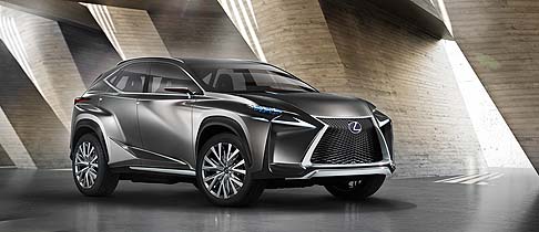 Lexus - Il prototipo LF-NX, equipaggiato con una nuova variante del sistema Lexus Hybrid Drive, nasce per sottolineare la leadership del marchio nel campo della tecnologia full hybrid applicata a vetture di fascia premium.