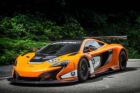 McLaren - Realizzata sulla base del modello 12C GT3 e perfettamente in grado di emularne gli inarrestabili e continui successi, la nuova Mclaren 650S GT3  stata presentata al Festival of Speed di Goodwood.